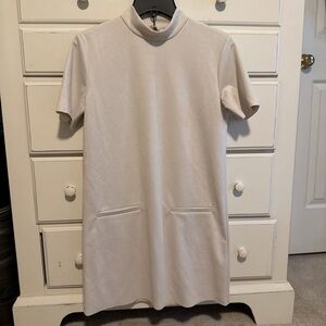 Zara Women’s Beige Short Sleeve Shirt

business professional